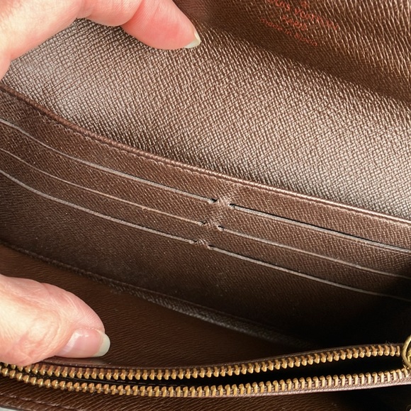 LOUIS VUITTON long snap wallet. EUC - Picture 8 of 16